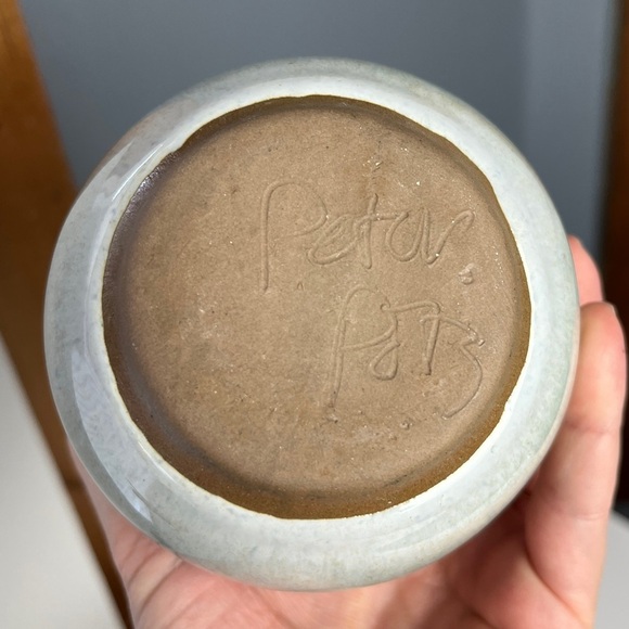 Vintage Studio Art Pottery Planter Pot Vase Signed - Picture 6 of 15